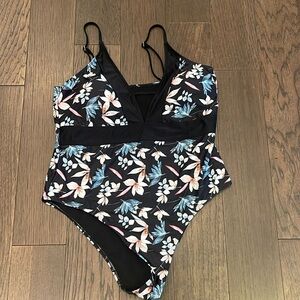 SHEIN black floral swim one piece, 2XL, full back coverage